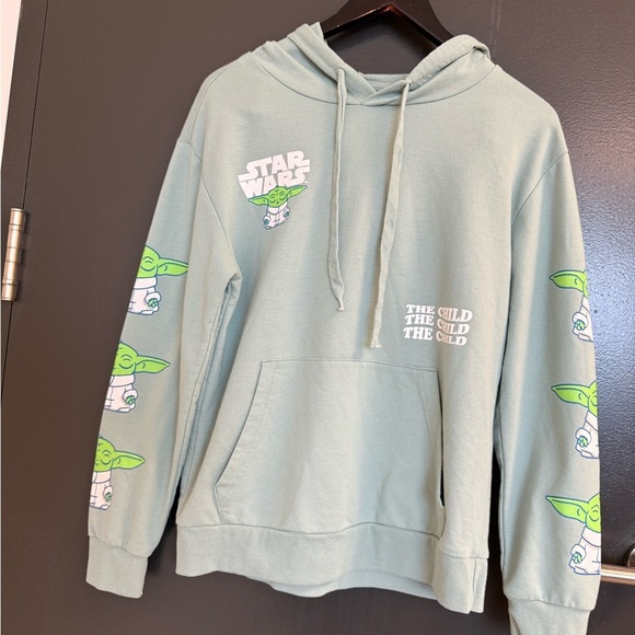 Star Wars M seafoam/mint green Hoodie with Green Yoda Design good to great cond - Picture 7 of 15